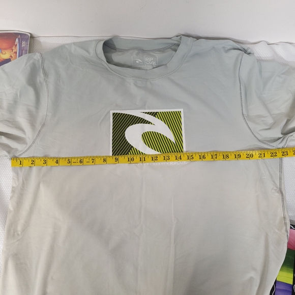 Rip Curl lcon Short Sleeve 50 upf. - Picture 7 of 9